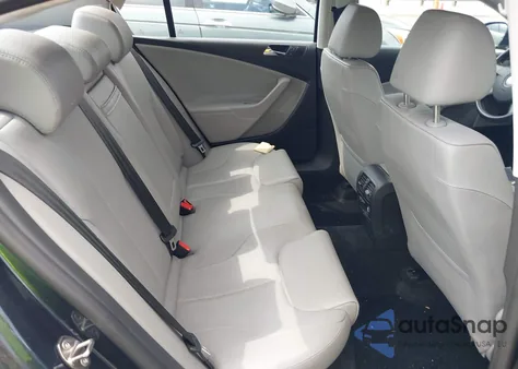 2007 Volkswagen Passat 2.0T z USA, uszkodzony, nr VIN WVWAK73C37P007958